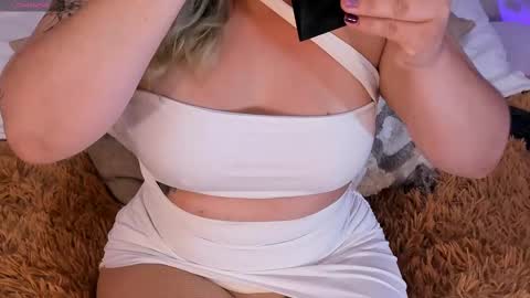 Snapshot of alissonjoneess chatting on 3, 11, 2025 Alisson Joness online show from 3, 11, 2025