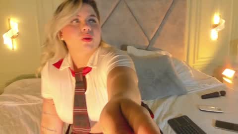 Snapshot of alissonjoneess chatting on 9, 11, 2025 Alisson Joness online show from 9, 11, 2025