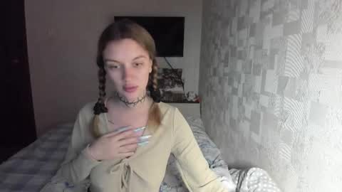 AlisTrisx online show from 5, 10, 2025