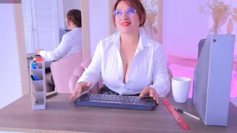 Snapshot of alix_bay chatting on 15, 9, 2025 Alix online show from 15, 9, 2025