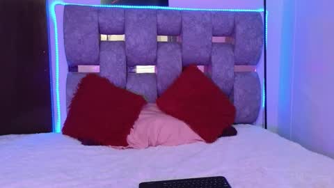 Snapshot of alix_kitty_ chatting on 2, 12, 2025 alix_kitty_ online show from 2, 12, 2025