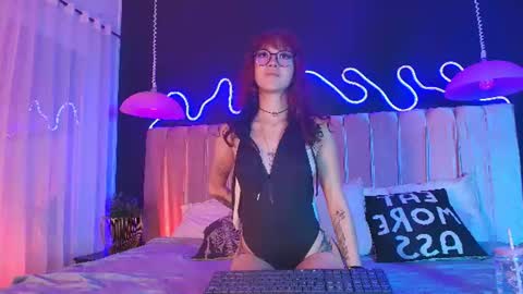 Snapshot of alixx_von_d chatting on 4, 7, 2026 Ali online show from 4, 7, 2026