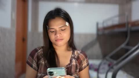 Snapshot of aliyah_molly chatting on 16, 4, 2026 aliyah online show from 16, 4, 2026