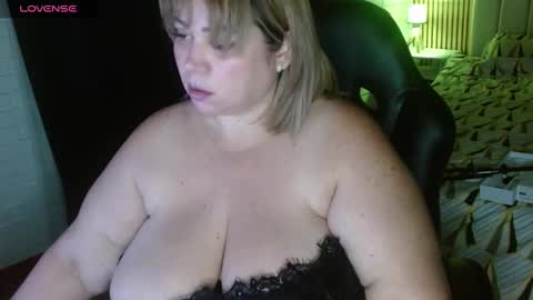 Snapshot of allegra_ferragamo chatting on 17, 2, 2025 Ale online show from 17, 2, 2025