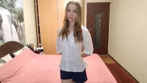 Snapshot of allegraschroeter chatting on 26, 11, 2025 Anna online show from 26, 11, 2025