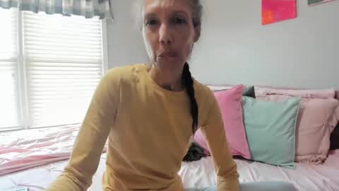 Snapshot of allgood4u chatting on 19, 1, 2025 wishlist on bio online show from 19, 1, 2025