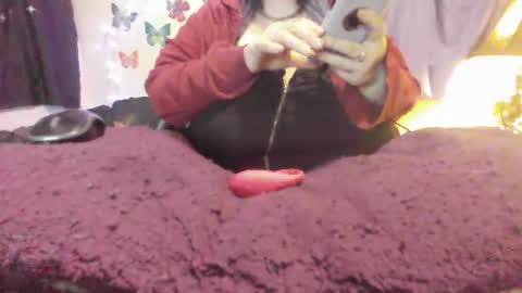 Alli Kat online show from 22, 12, 2024