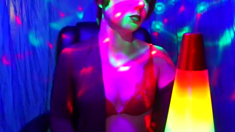 alliebells1 online show from 3, 12, 2024