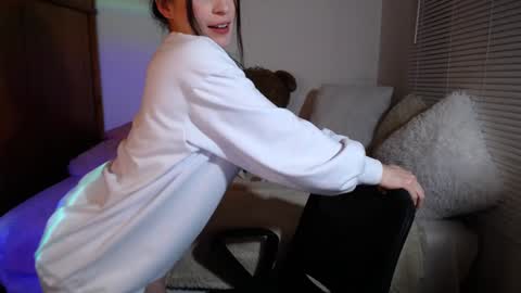 Allie  online show from 5, 12, 2024