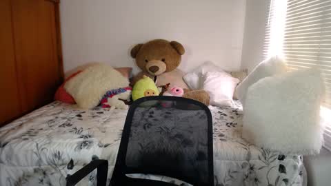 Allie  online show from 13, 12, 2024