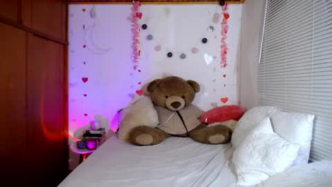 Allie  online show from 25, 2, 2025