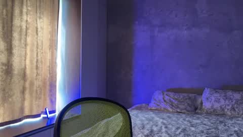 Snapshot of alliesynns chatting on 10, 4, 2026 Allie online show from 10, 4, 2026