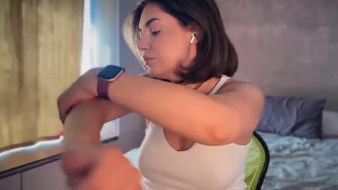 Snapshot of alliesynns chatting on 24, 4, 2026 Allie online show from 24, 4, 2026