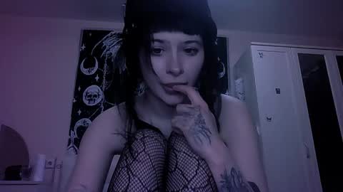 Snapshot of allisondeetz chatting on 8, 4, 2026 Alis online show from 8, 4, 2026