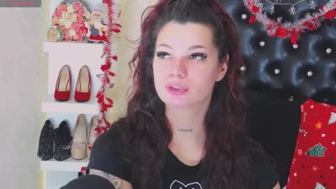 Snapshot of allisonn223 chatting on 18, 12, 2025 Deea online show from 18, 12, 2025