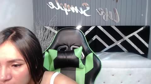 Snapshot of allisson_a chatting on 17, 12, 2024 Allisson online show from 17, 12, 2024