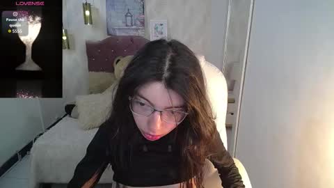 Snapshot of alllyson_ chatting on 10, 11, 2025 alison online show from 10, 11, 2025