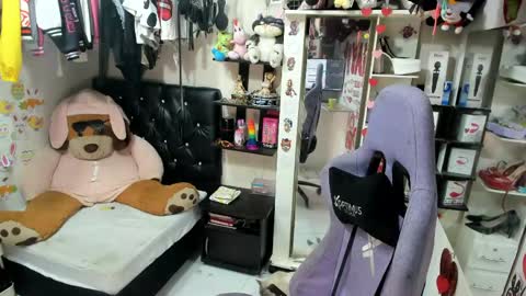 Snapshot of allsson_miller chatting on 21, 4, 2026 allsson_miller online show from 21, 4, 2026