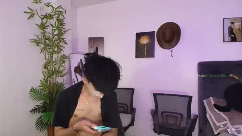 Snapshot of alluring_alpha chatting on 30, 4, 2026 kim and josh online show from 30, 4, 2026