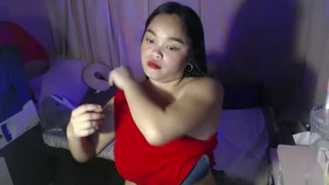 Snapshot of alluring_bobbies chatting on 25, 2, 2026 dhiharu online show from 25, 2, 2026