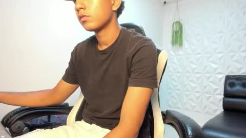 alluringangel01 online show from 8, 1, 2026