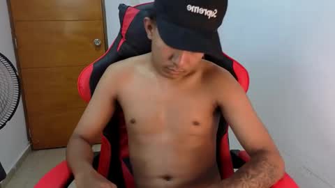 Snapshot of alluringangel01 chatting on 2, 3, 2026 alluringangel01 online show from 2, 3, 2026