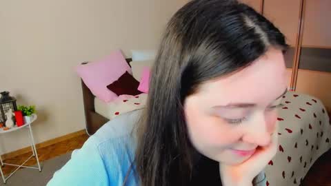 Snapshot of alluringeyess chatting on 22, 4, 2026 alluringeyess online show from 22, 4, 2026