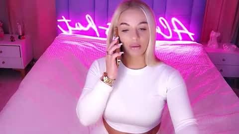 AlwaysHot online show from 21, 11, 2025