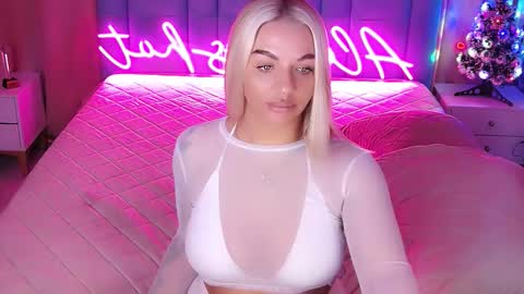 AlwaysHot online show from 18, 12, 2025