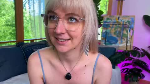 Snapshot of allyelliot chatting on 8, 5, 2026 Ally Elliot online show from 8, 5, 2026