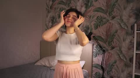 Snapshot of allynstuddard chatting on 16, 12, 2025 Emily online show from 16, 12, 2025