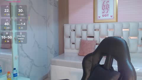 Allysa  online show from 29, 9, 2025