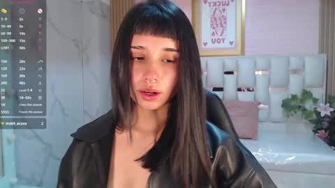 Allysa  online show from 23, 10, 2025