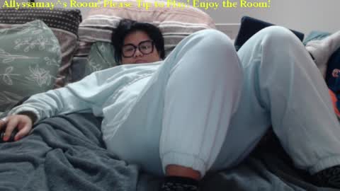 Allyssamay online show from 4, 2, 2025