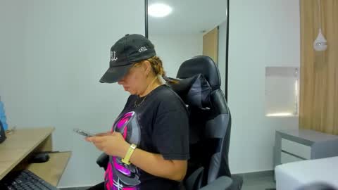 ALMA FENIX  online show from 22, 12, 2025