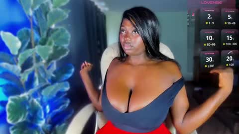 Snapshot of almaahotxxx chatting on 19, 5, 2026 almaahotxxx online show from 19, 5, 2026