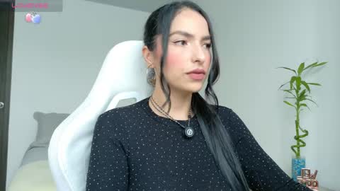 Snapshot of almatease chatting on 29, 3, 2026 Alma online show from 29, 3, 2026