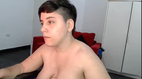 Snapshot of almondonwheels chatting on 2, 12, 2024 Almond online show from 2, 12, 2024