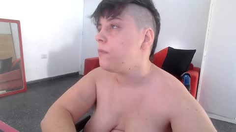 Snapshot of almondonwheels chatting on 15, 12, 2024 Almond online show from 15, 12, 2024