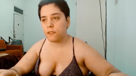 Snapshot of almondonwheels chatting on 11, 1, 2026 Almond online show from 11, 1, 2026