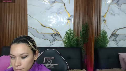 alonddra_tay online show from 7, 5, 2026