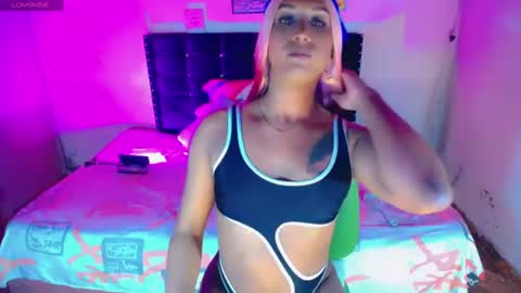Snapshot of alondragill_ chatting on 9, 7, 2026 alondragill_ online show from 9, 7, 2026