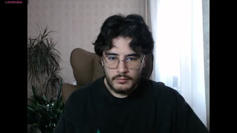 Snapshot of alone_at_homee chatting on 4, 4, 2026 Alan online show from 4, 4, 2026