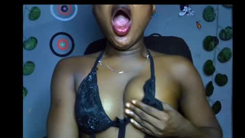 Snapshot of alosexy_bae chatting on 5, 6, 2026 alo online show from 5, 6, 2026