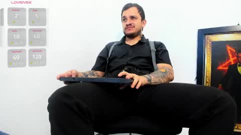 Snapshot of alpha_paganni chatting on 6, 4, 2026 alpha paganni online show from 6, 4, 2026