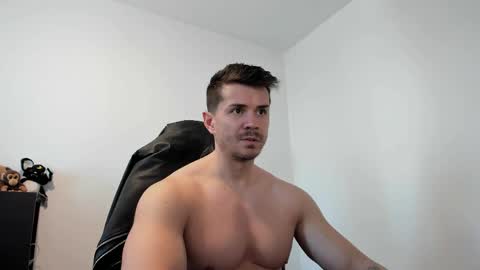 Snapshot of alphagodleatherking92 chatting on 16, 4, 2026 LeatherMaster online show from 16, 4, 2026