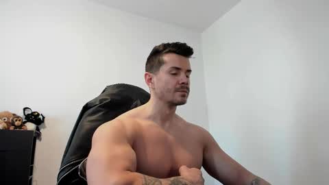 Snapshot of alphagodleatherking92 chatting on 17, 4, 2026 LeatherMaster online show from 17, 4, 2026