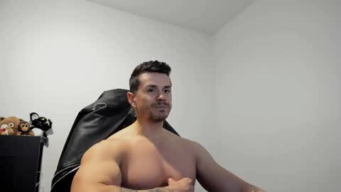 Snapshot of alphagodleatherking92 chatting on 18, 4, 2026 LeatherMaster online show from 18, 4, 2026