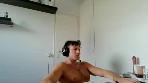 Snapshot of alphah_hunk chatting on 27, 3, 2026 alphah_hunk online show from 27, 3, 2026