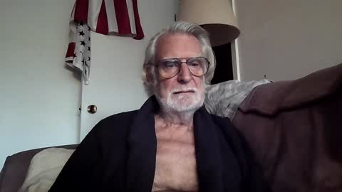 Snapshot of alphauniform chatting on 10, 1, 2025 AlphaUniform online show from 10, 1, 2025